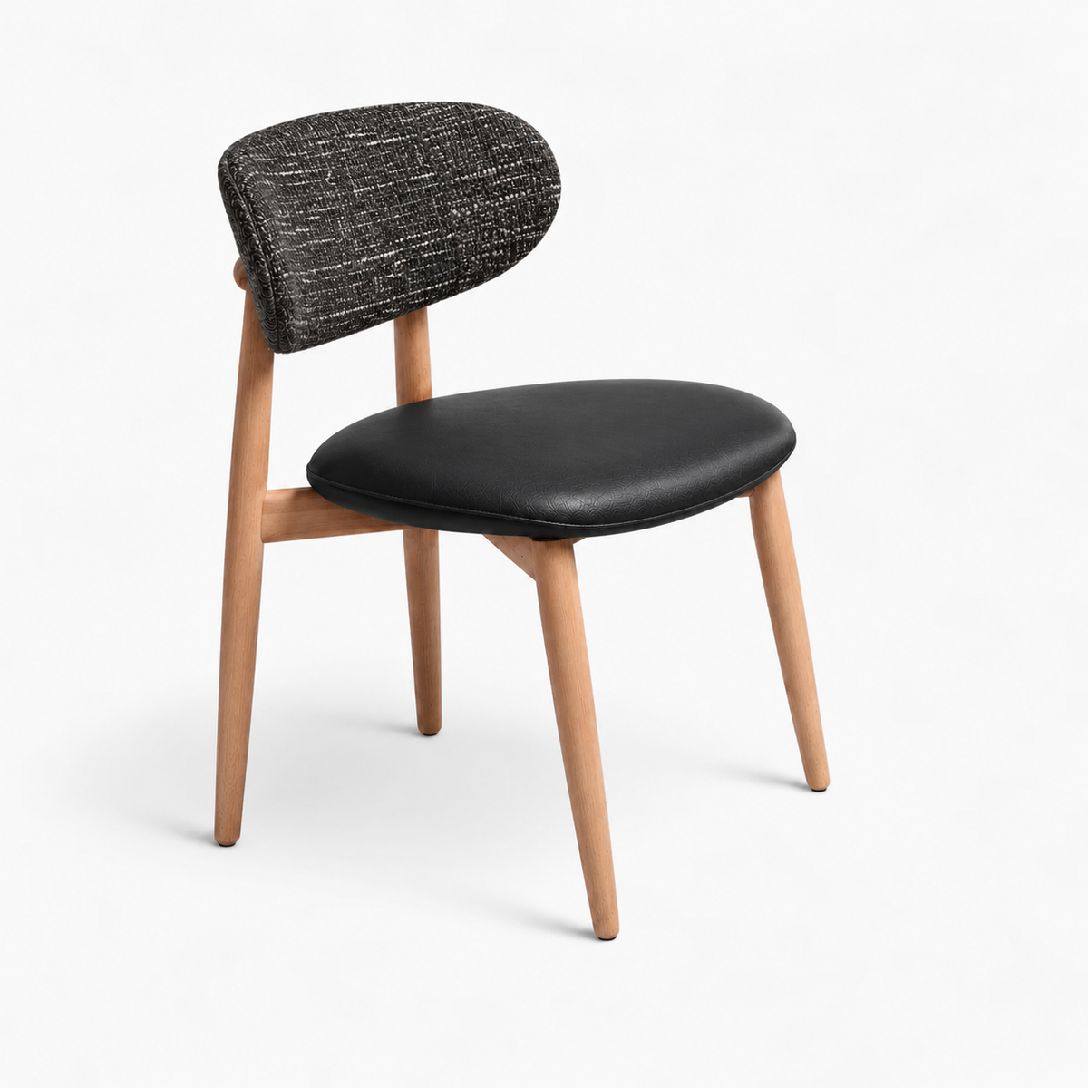 VIKA | כיסא אוכל מעוצב עם רגלי עץ אגוז אמריקאי