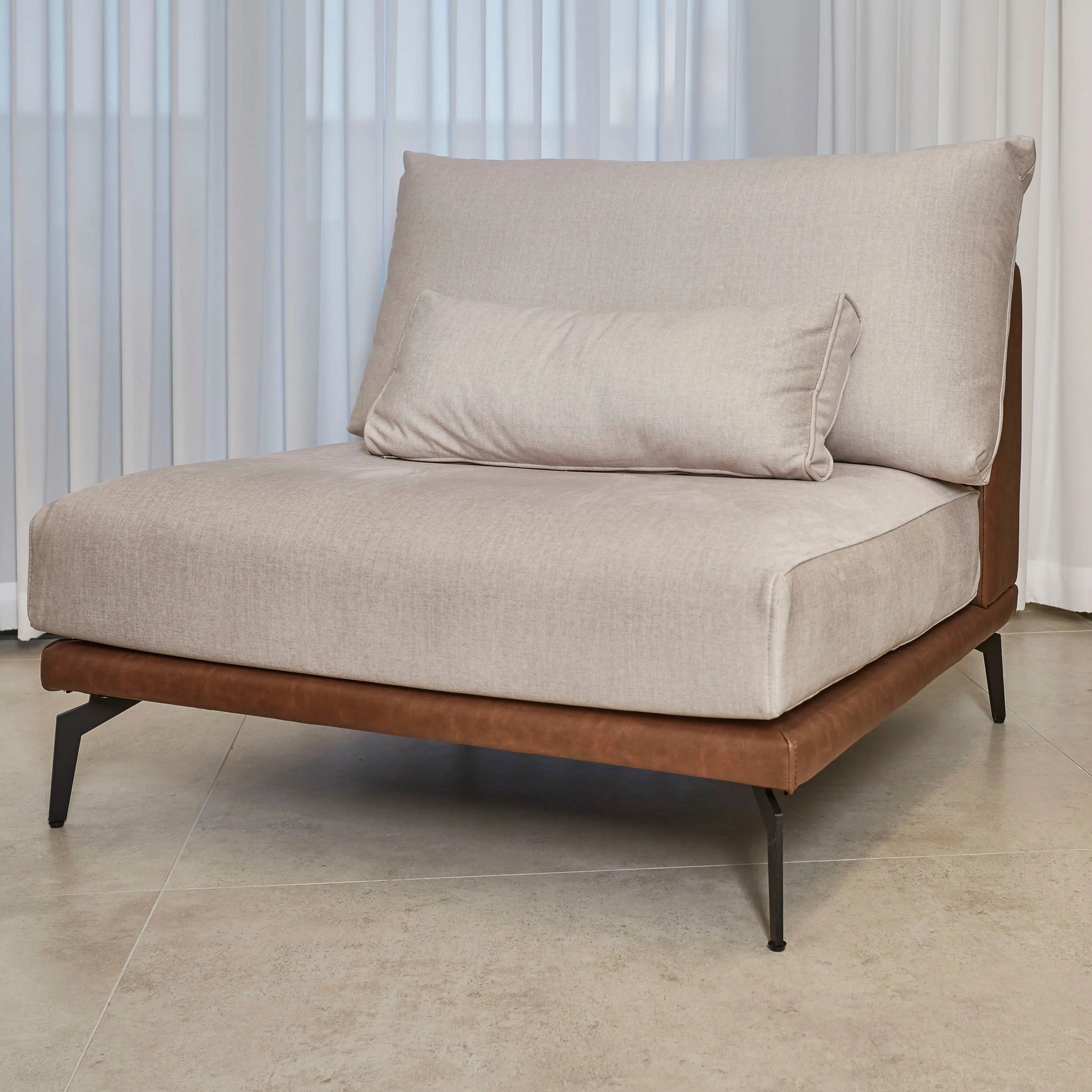 NAVO | כורסא בוקלה מודרנית ולבנה לסלו עם דמוי עור - ZVZstyle